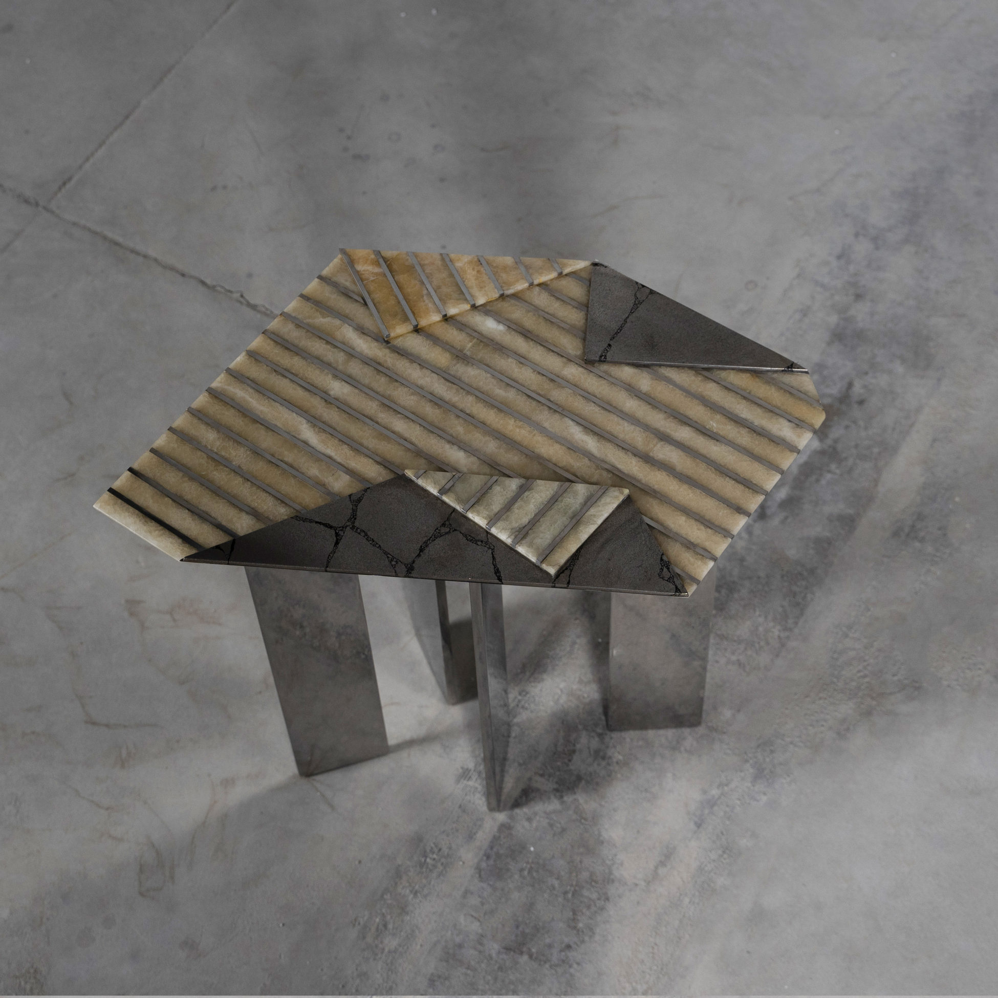 ORI SIDE TABLE - Image 3