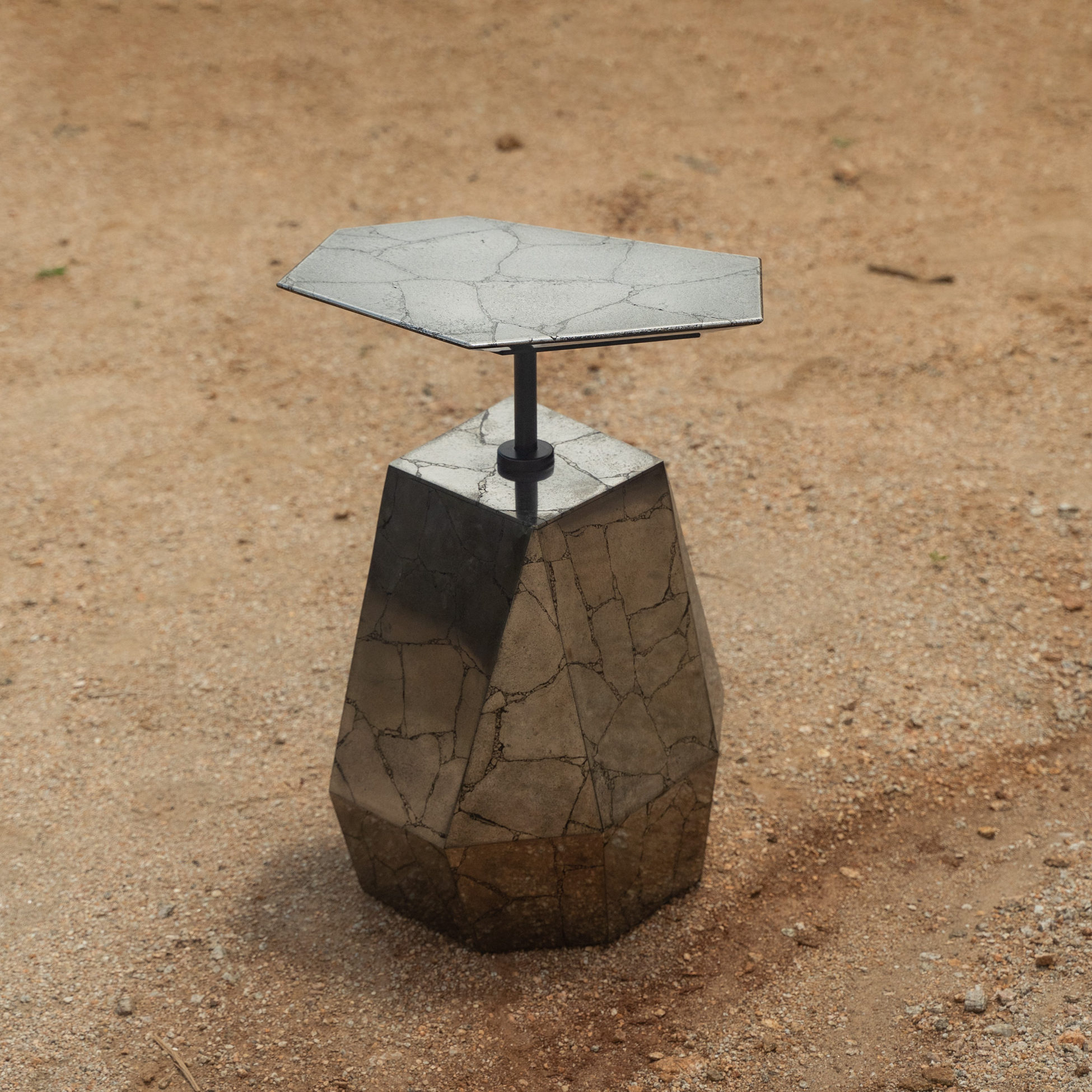 ROCK DRINKS TABLE 