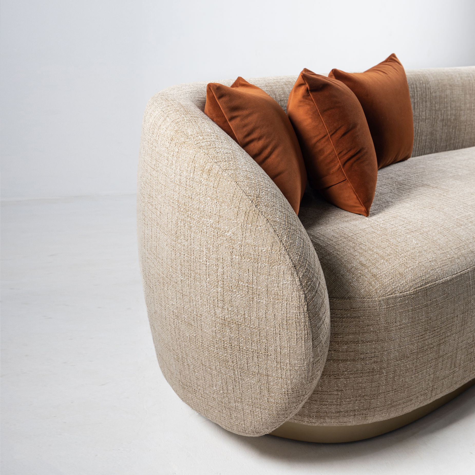 ECLIPSE 10’ SOFA - Image 4
