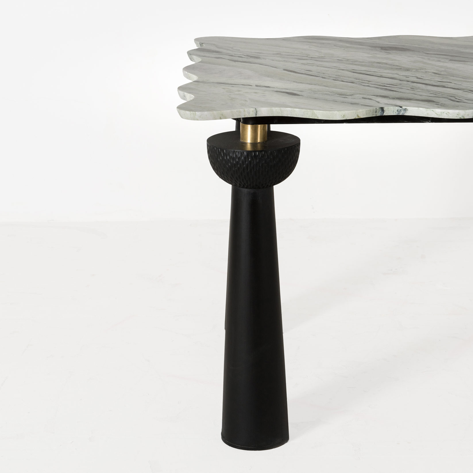RUBBLE DINING TABLE - Image 4