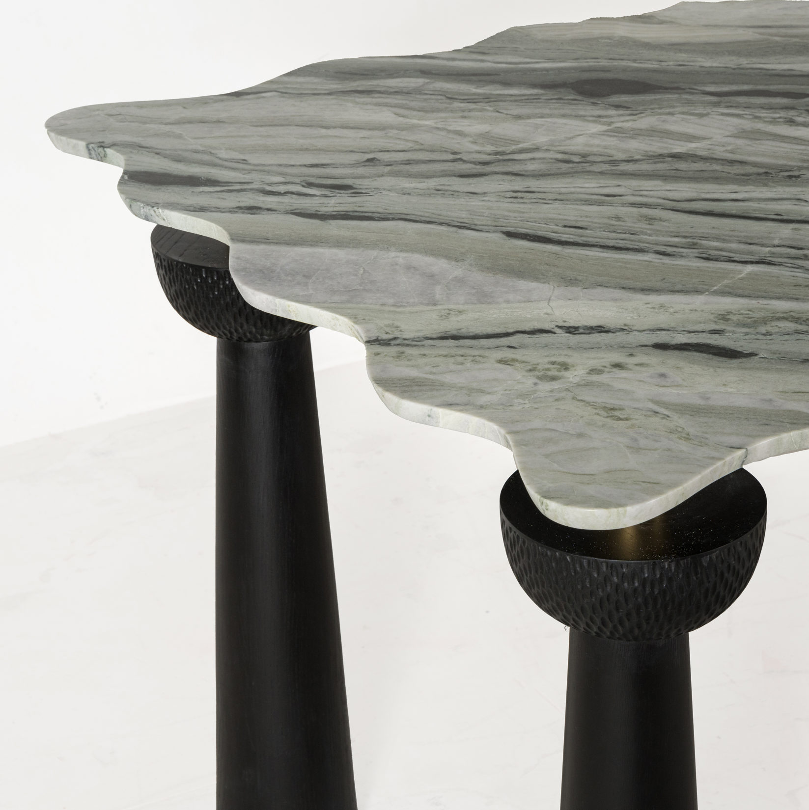 RUBBLE DINING TABLE - Image 5
