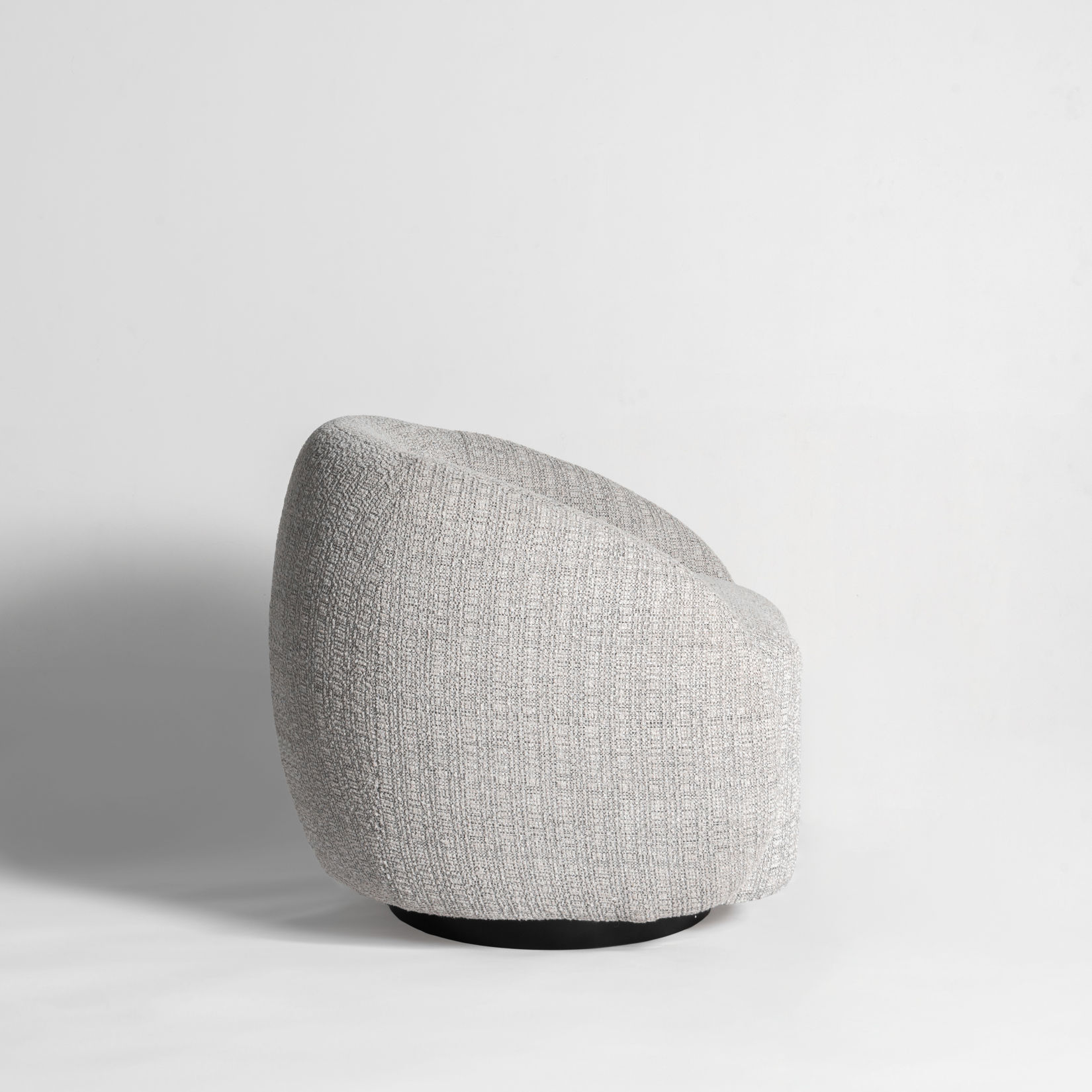KAYA SWIVEL CHAIR - Image 4