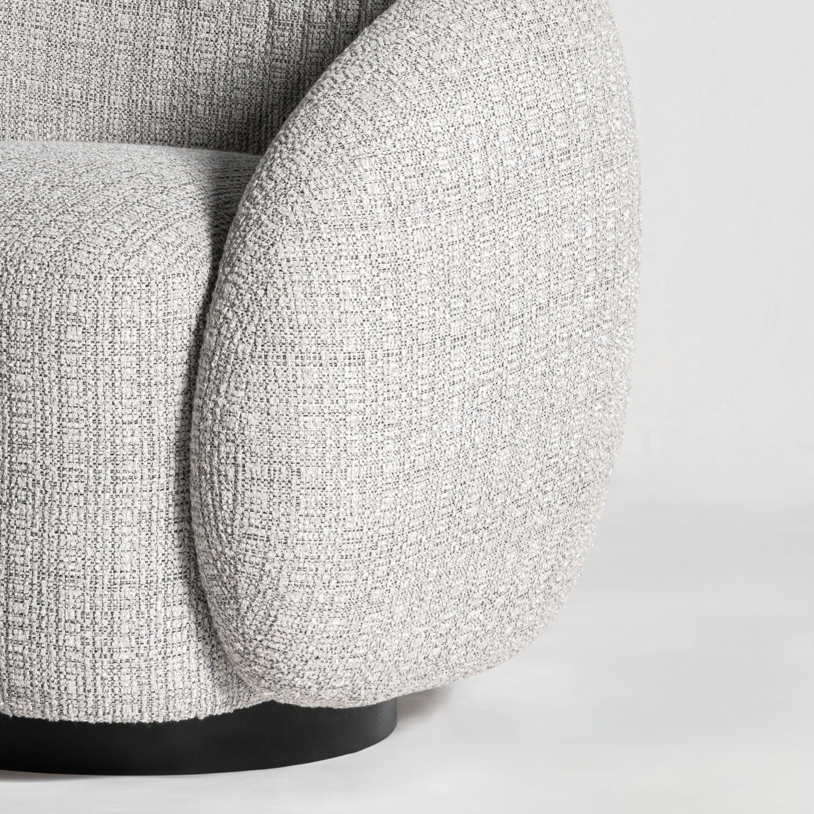 KAYA SWIVEL CHAIR - Image 5