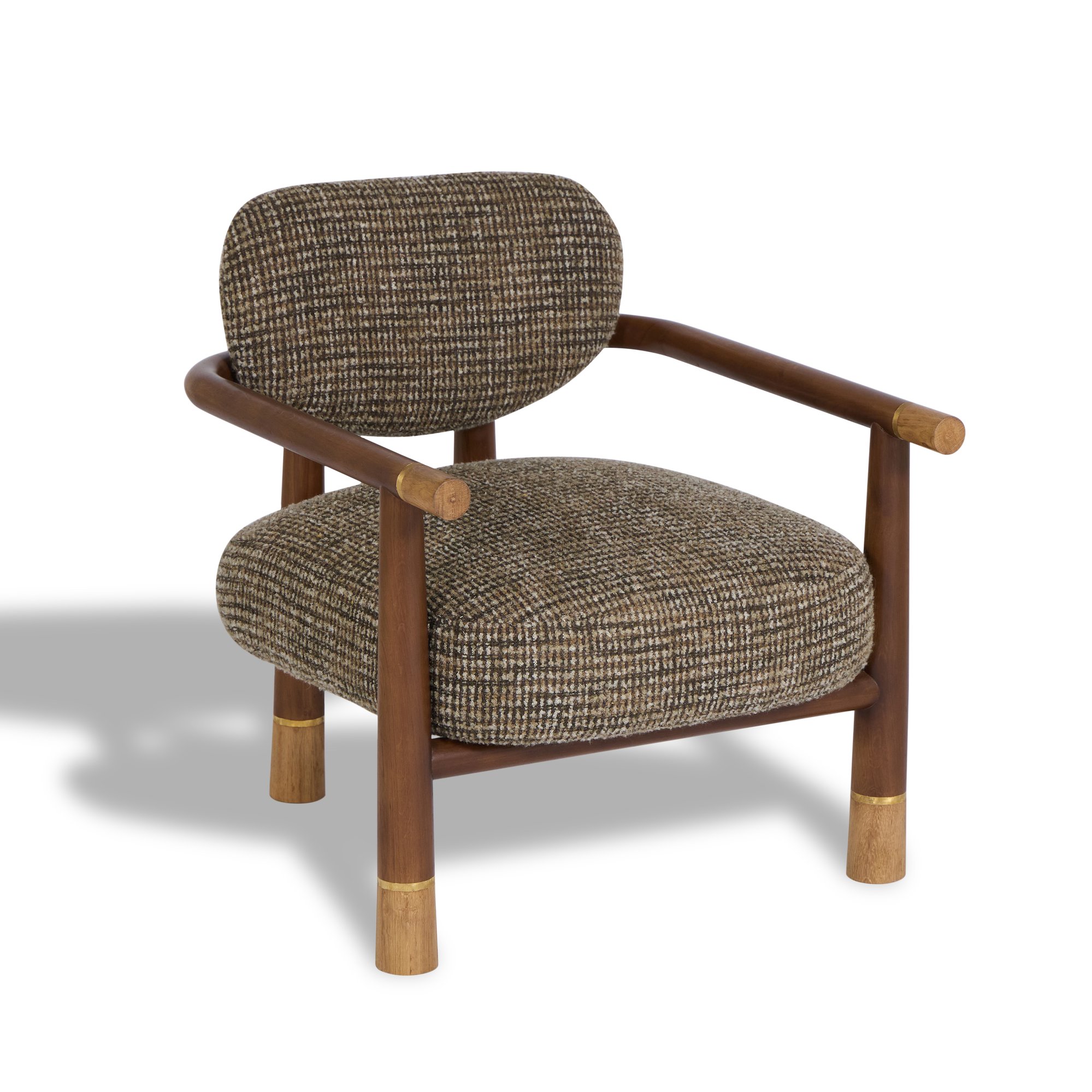 ALMOND ACCENT CHAIR